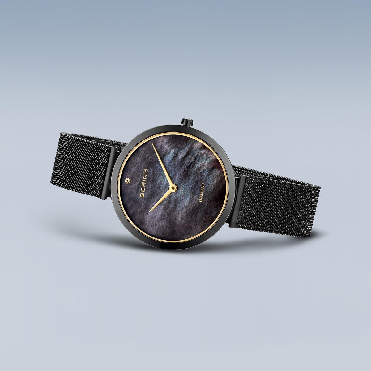 Thumbnail 3 de BERING 18132-Charity1 Montre à Quartz pour Femme – 32 mm, Boîtier bleu, Cadran bleu, Bracelet Milanais, Verre Saphir, 3 ATM