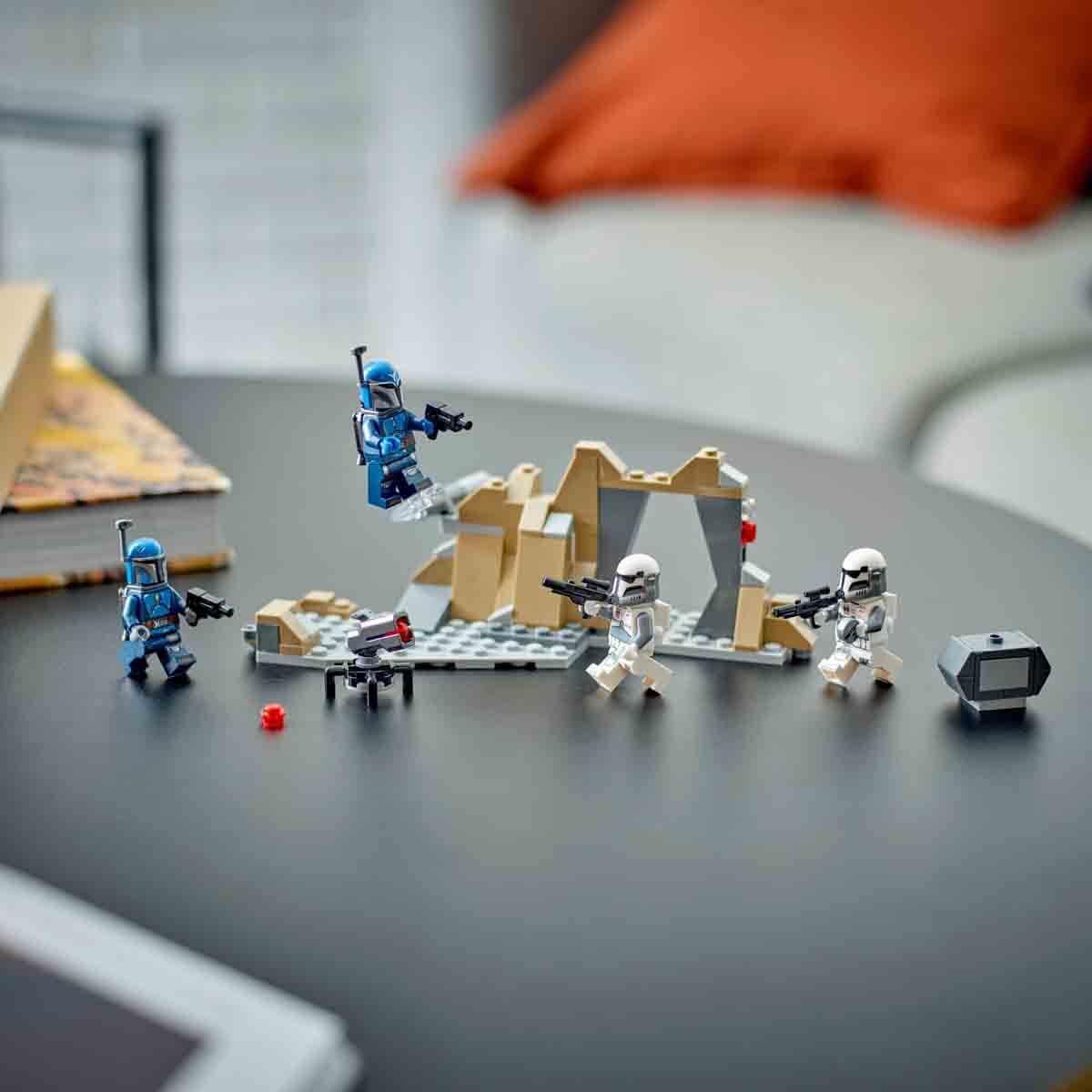 Thumbnail 1 de LEGO Star Wars: The Mandalorian Ambush on Mandalore Battle Pack (75373)