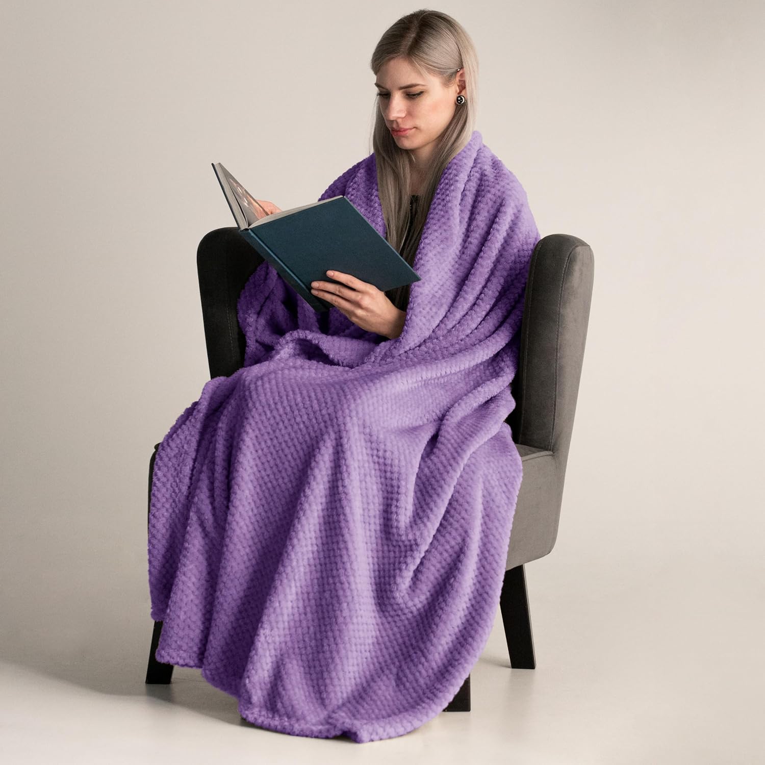 Thumbnail 3 de DecoKing Couverture Polaire 150 x 200 cm – Plaid Doux en Microfibre, Style Scandinave Violet