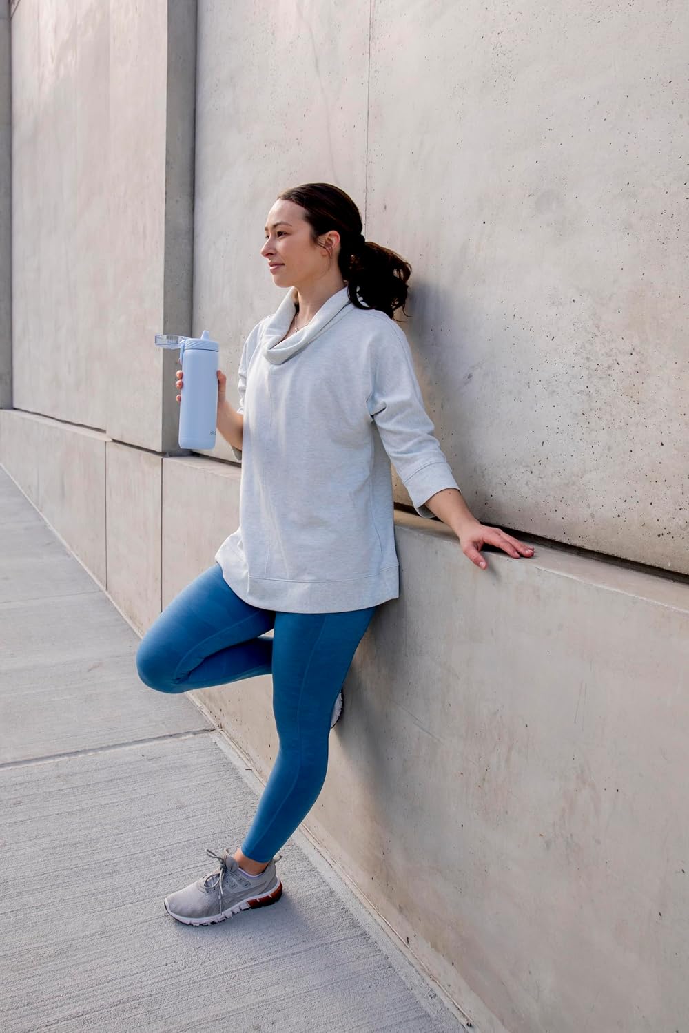 Detalle 2 de Ello Cooper 32oz water bottle 🥤
