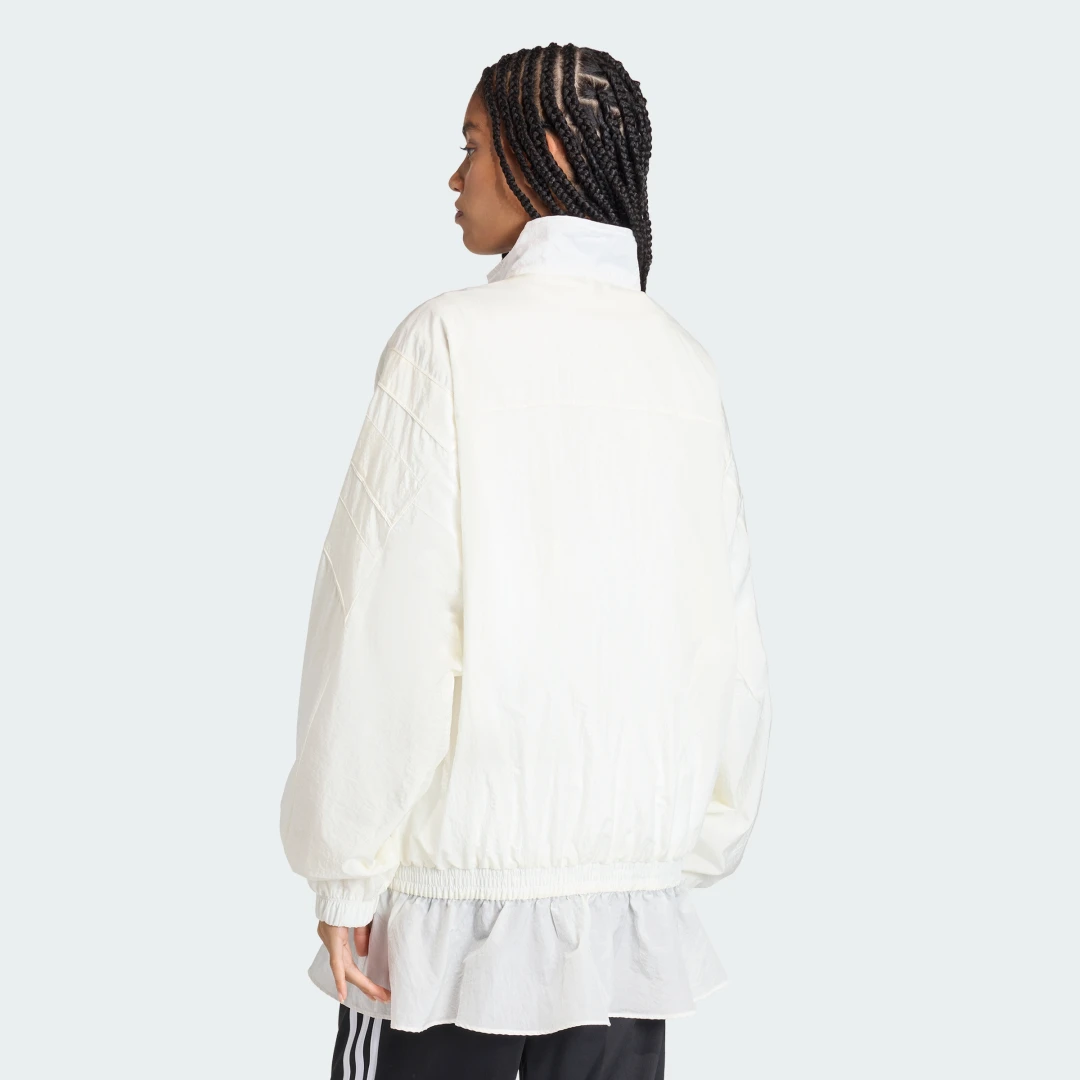 Detalle 2 de Adidas Chaqueta Deportiva Técnica Santiago – diseño y comodidad para entrenos más exigentes