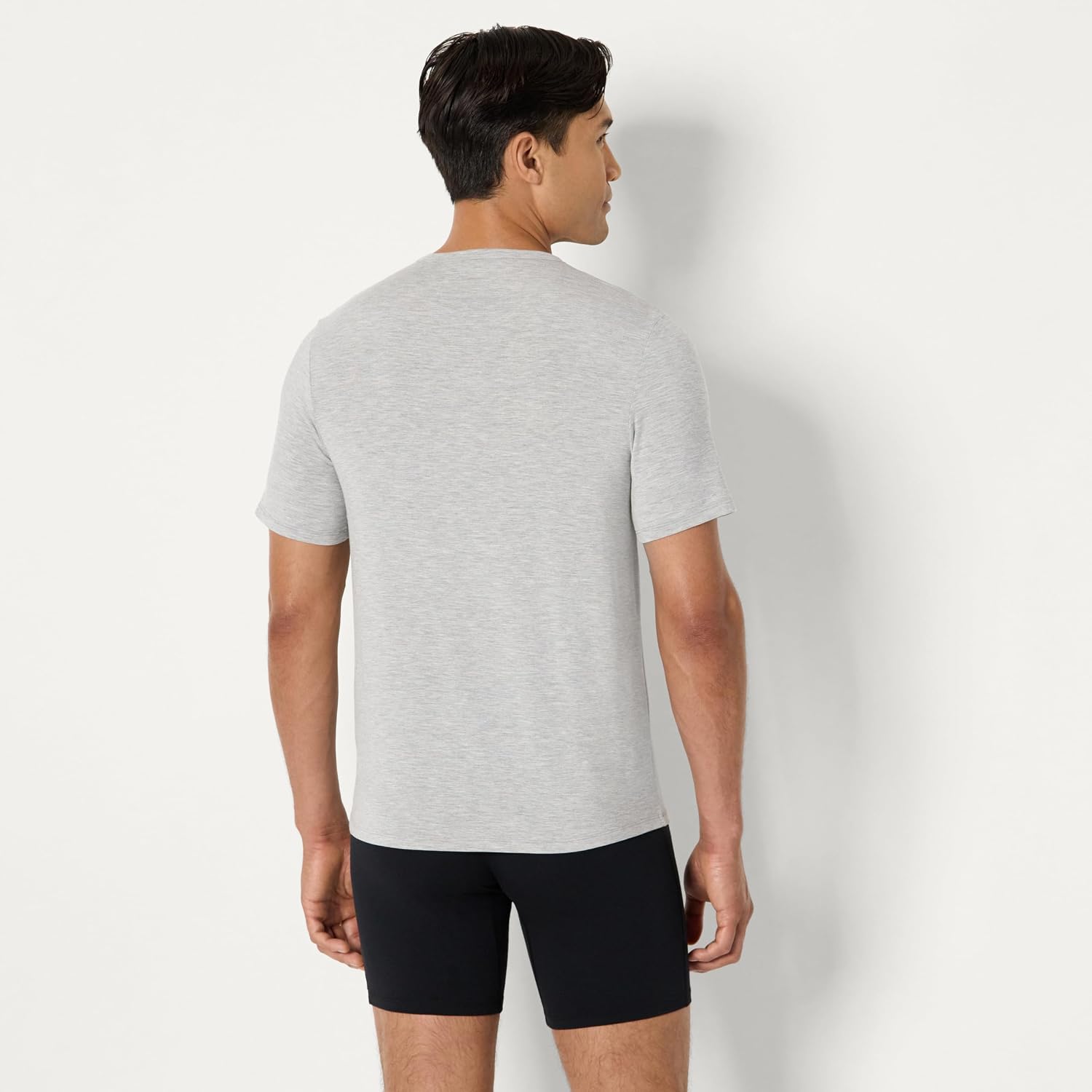 Detalle de Amazon Essentials Men's Super-Soft Lightweight Modal Short-Sleeve Vest, Pack of 2