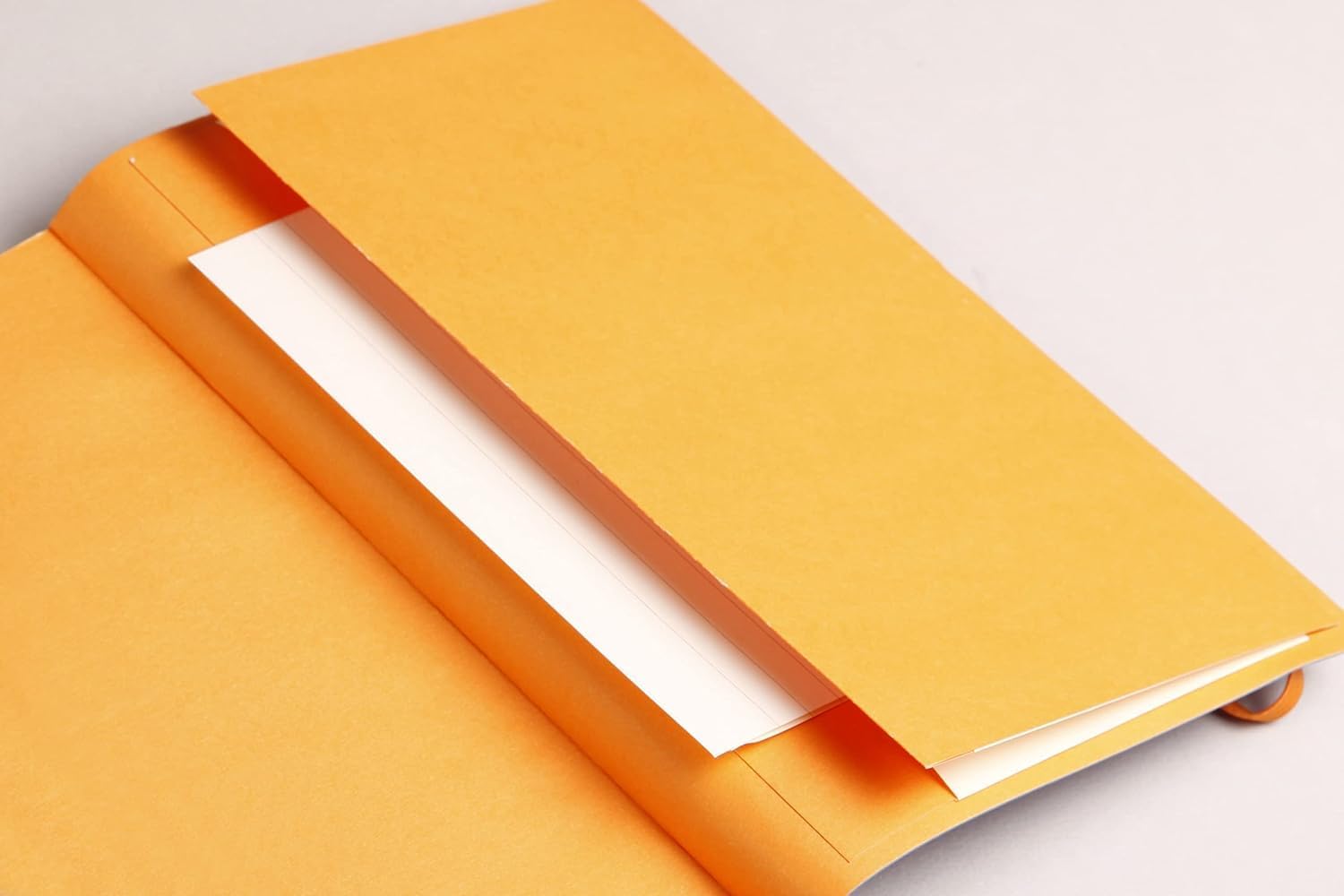 Detalle de RHODIA 117370C Wine Soft Notebook: A5 Lined with Ivory Clairefontaine Paper