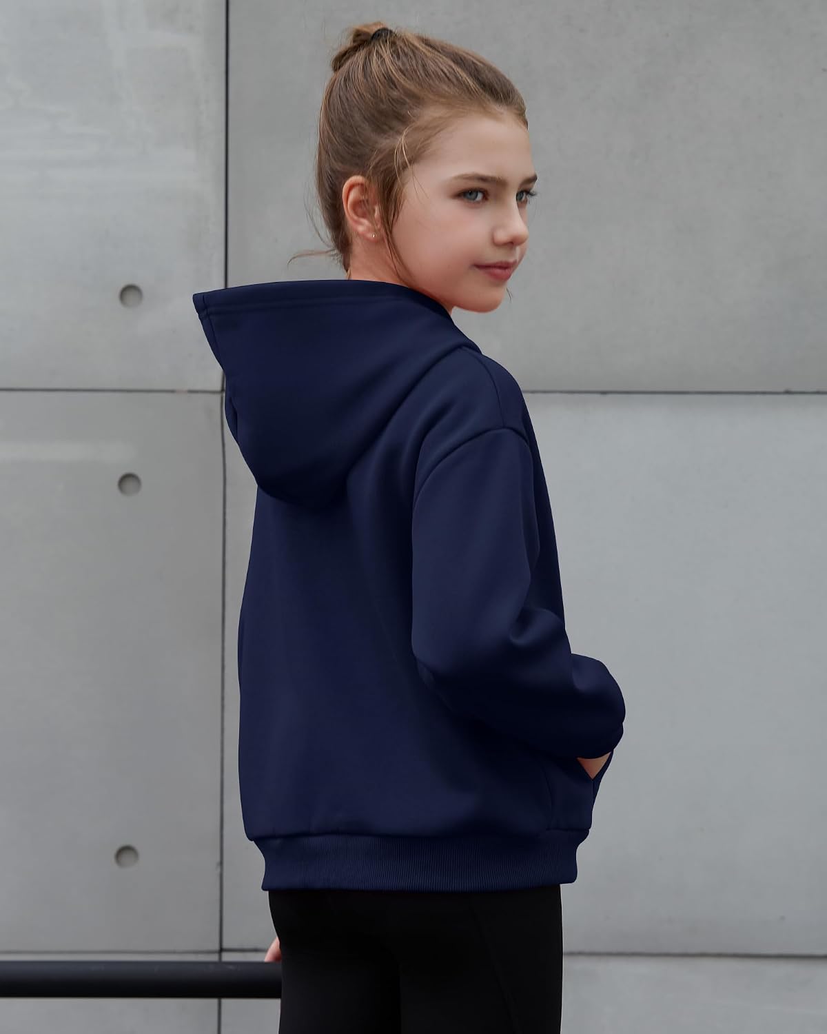 Detalle 2 de Hvididan Girls' Hoodie, Fleece-Lined