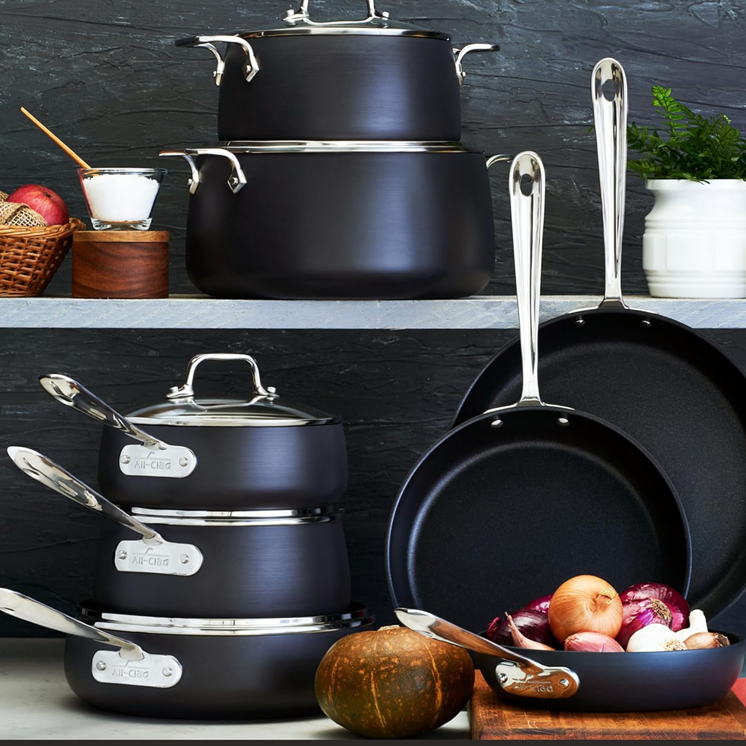 Detalle 2 de All-Clad HA1 Hard Anodized Nonstick Cookware Set (13-Piece) for Induction, Oven & Broiler Safe