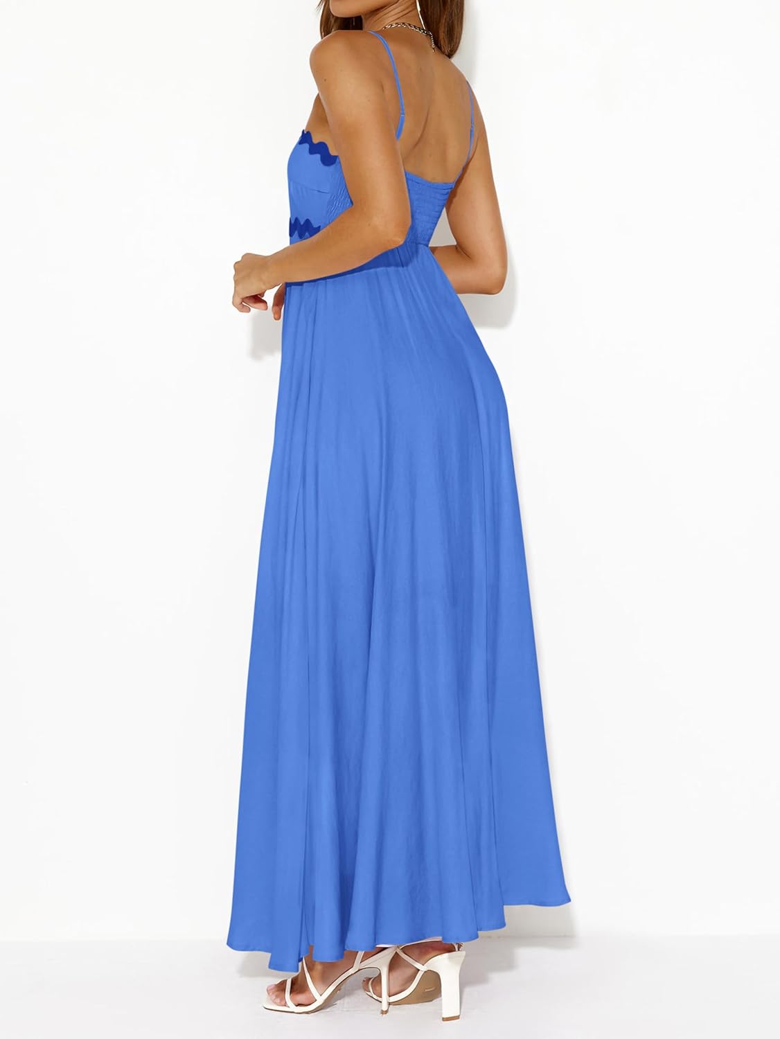 Detalle 2 de PRETTYGARDEN Women's Spaghetti Strap Maxi Dress – Boho Smocked Back, 2026 Summer