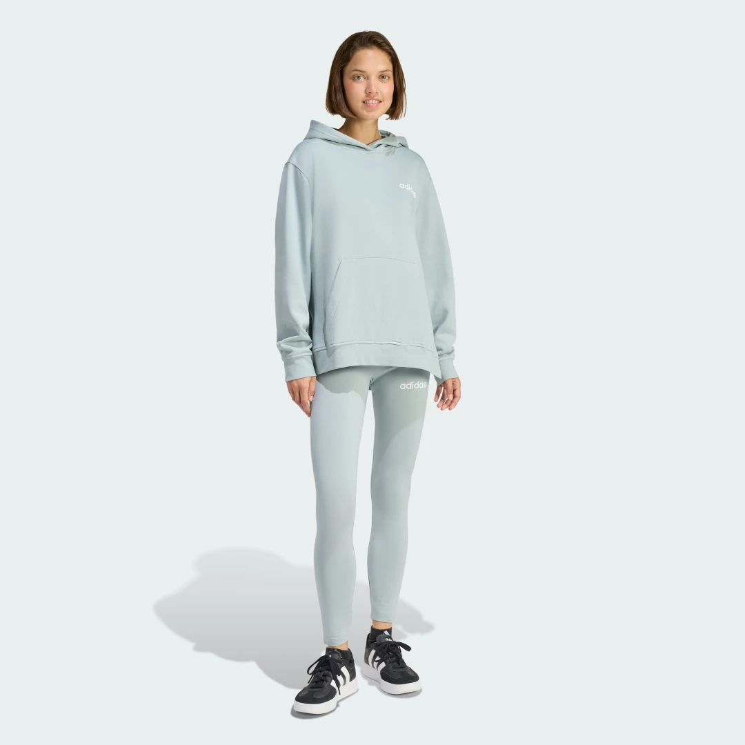 Detalle de Chándal de ocio Adidas: verde y cómodo para tu día a día