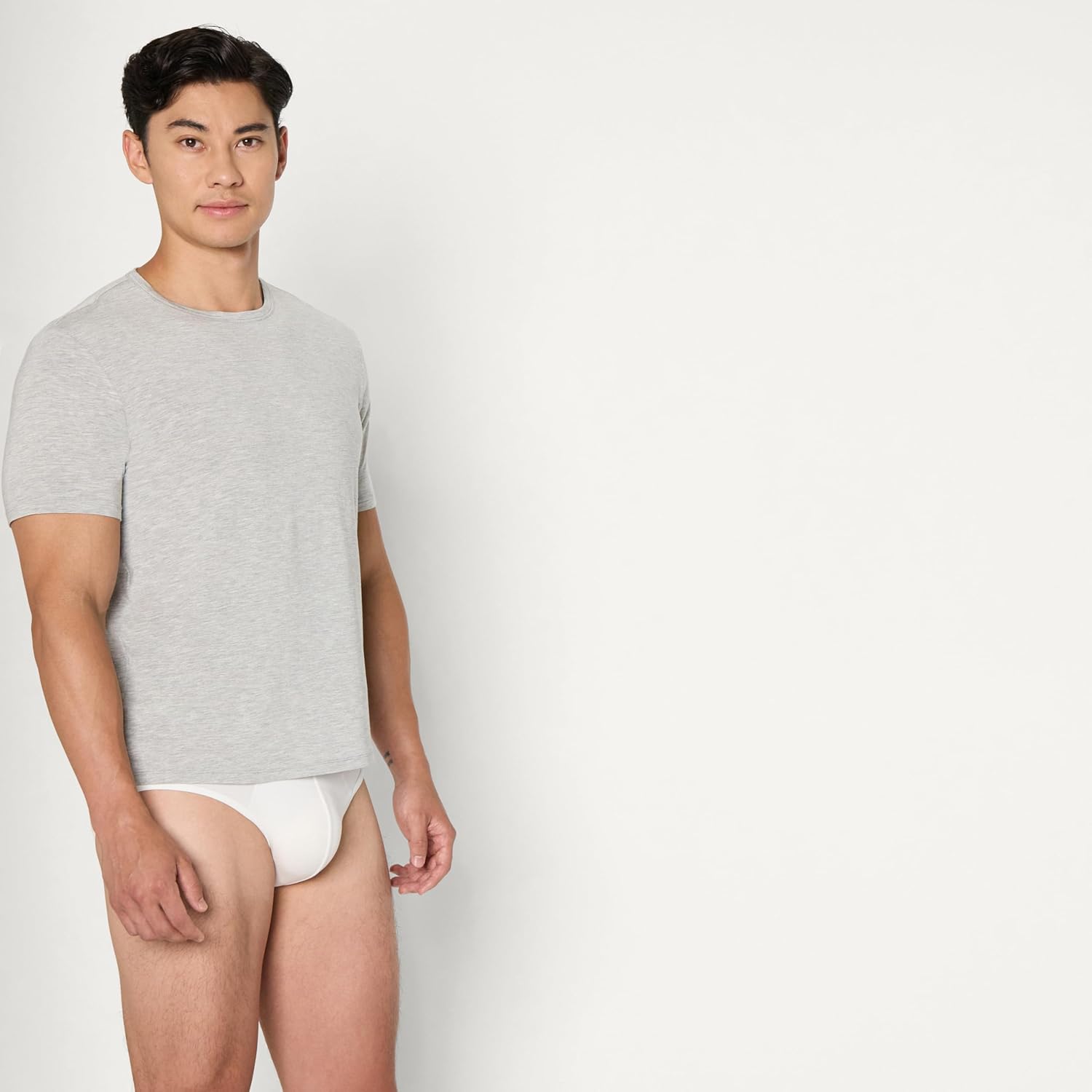Thumbnail 1 de Amazon Essentials Herren Kurzärmeliges Unterhemd aus superweichem Modal (Slim Fit)