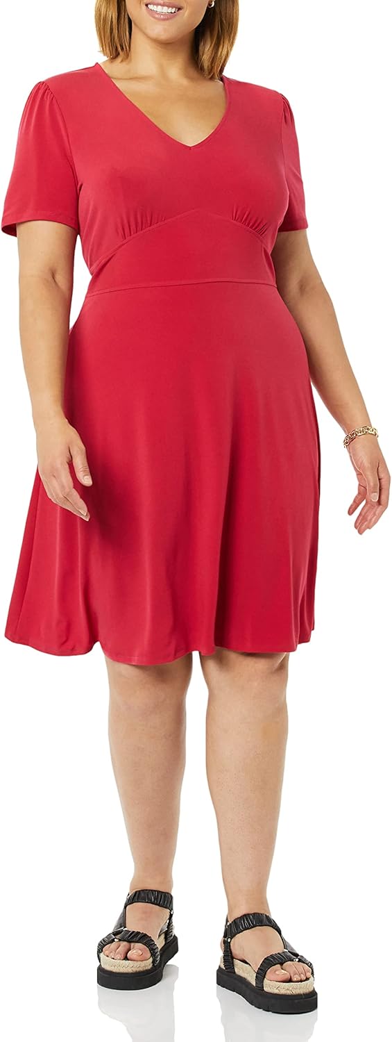 Thumbnail 5 de Amazon Essentials Damen Kurzarm-Kleid mit V-Ausschnitt & geraffter Passform