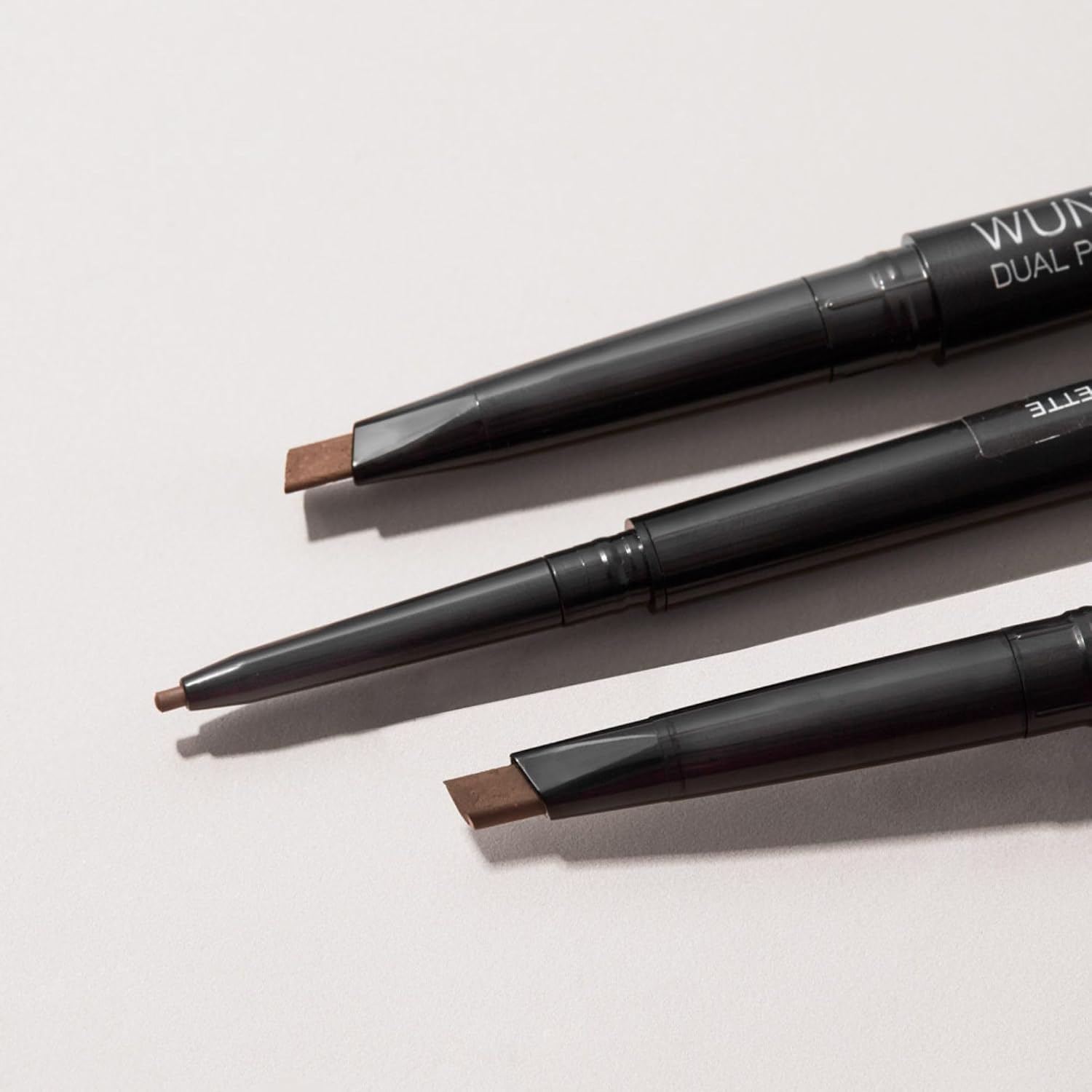 Detalle 2 de Wunder2 Dual Brow Liner Teinte Brunette 🎨