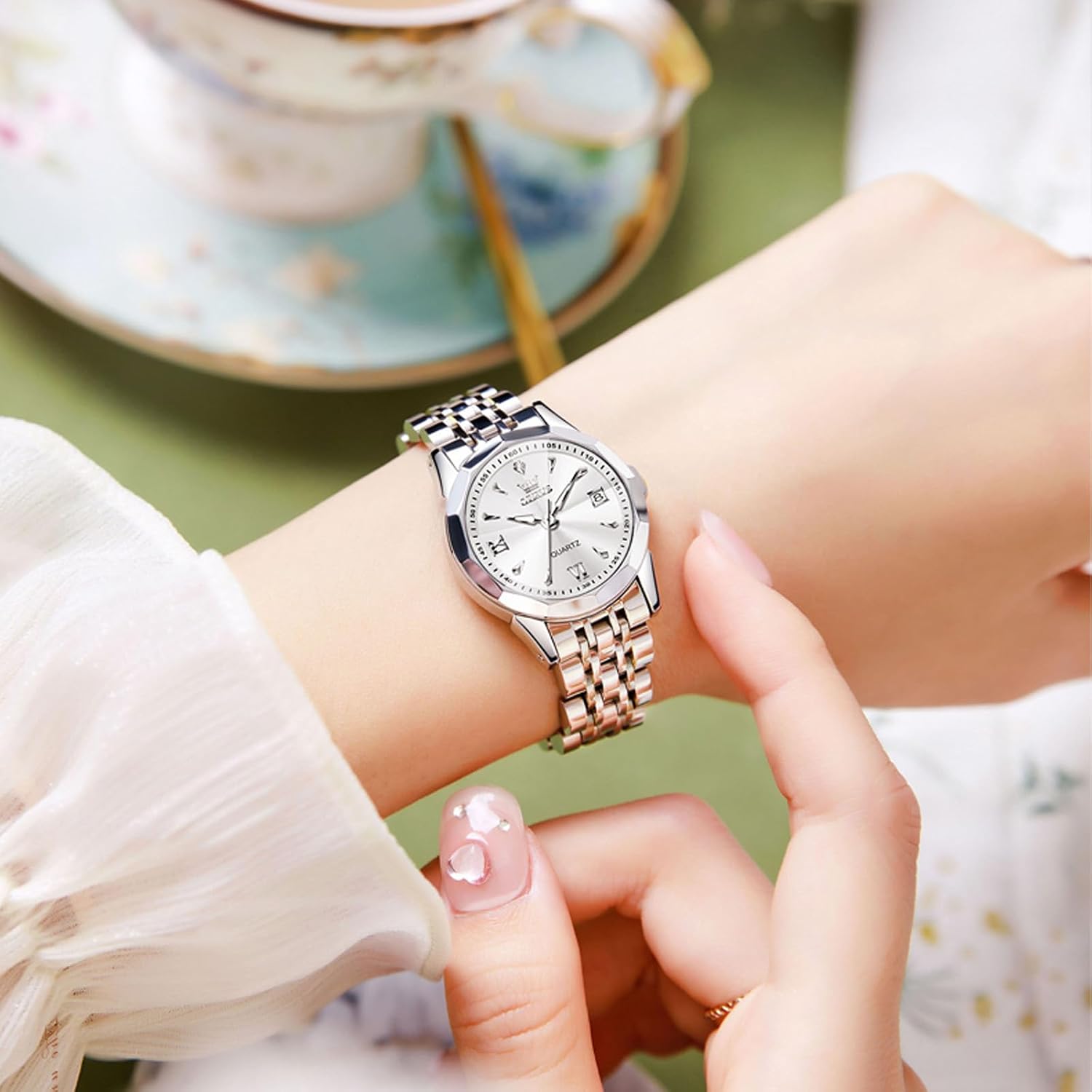 Detalle de OLEVS Montre à quartz pour femme avec cadran diamant, acier inoxydable et lumière nocturne