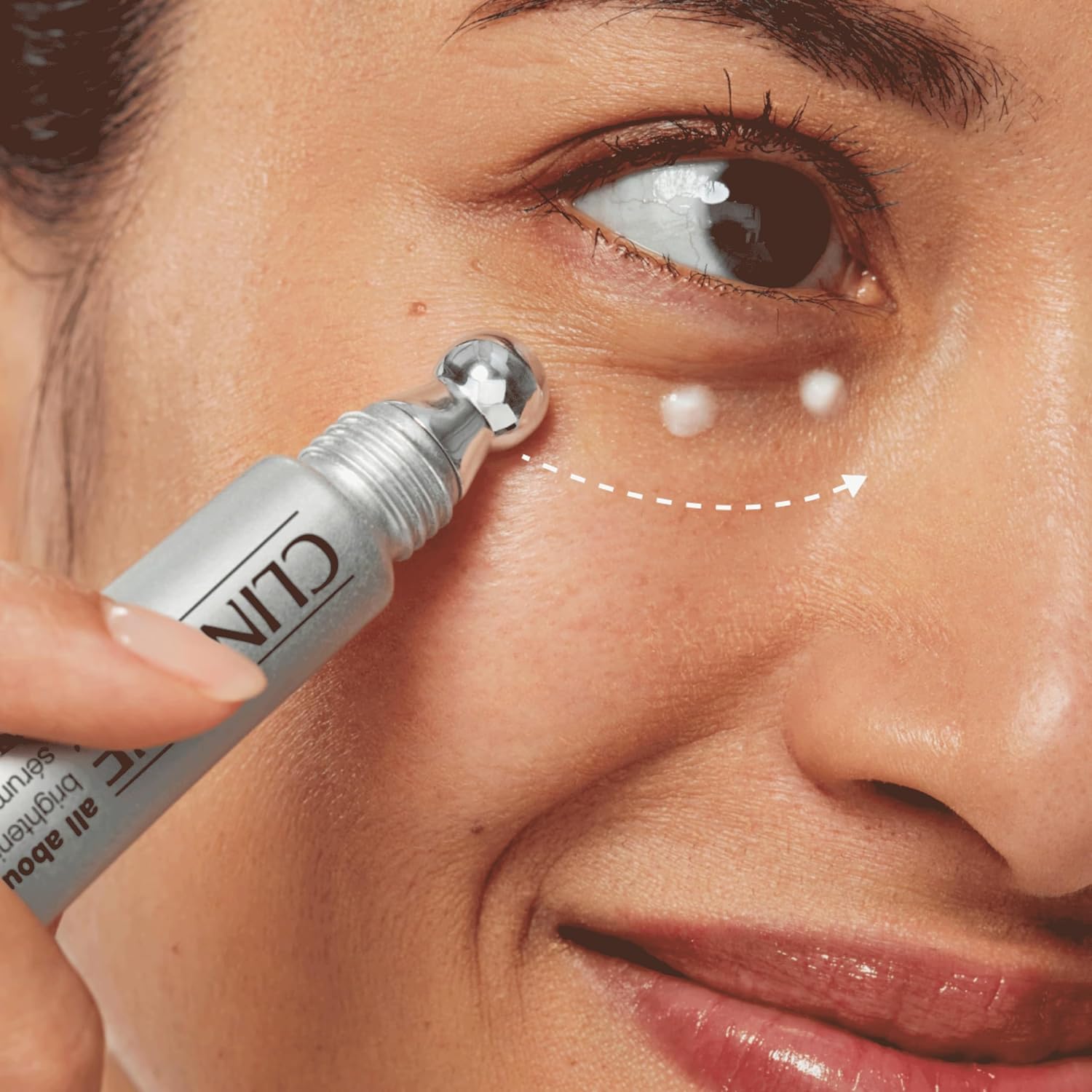 Thumbnail 3 de Clinique All About Eyes Sérum Concentré Illuminateur: éclaire le regard avec rétinoïde, vitamine C et acide hyaluronique (10 ml)