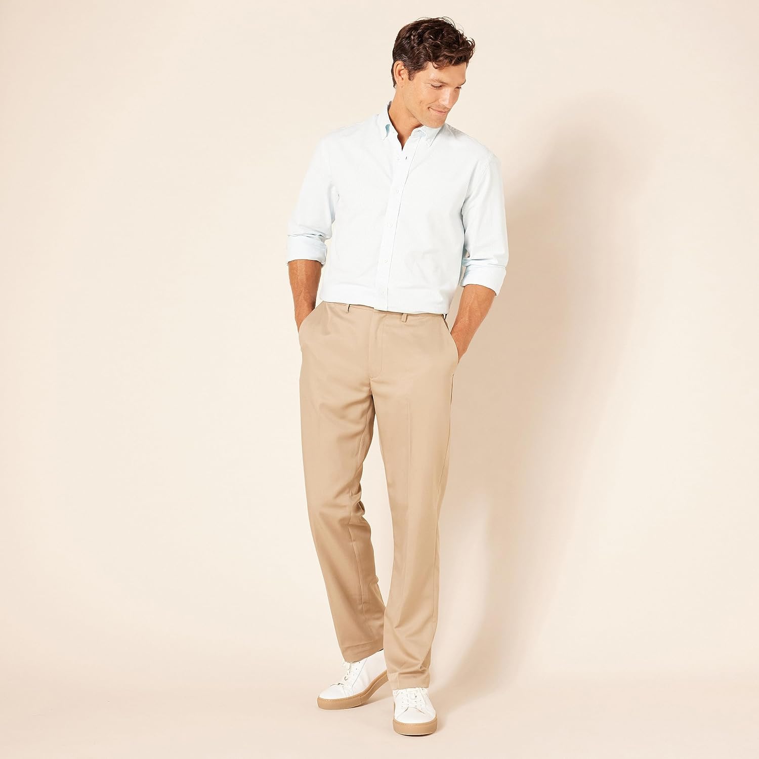 Thumbnail 2 de Amazon Essentials Men's Classic Fit Expandable-Waist Flat-Front Dress Trousers