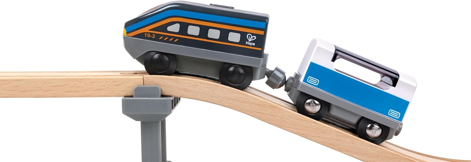 Detalle de Hape(ハペ)E3785 電池で走る特急電車 ブラック 木製・前後走行