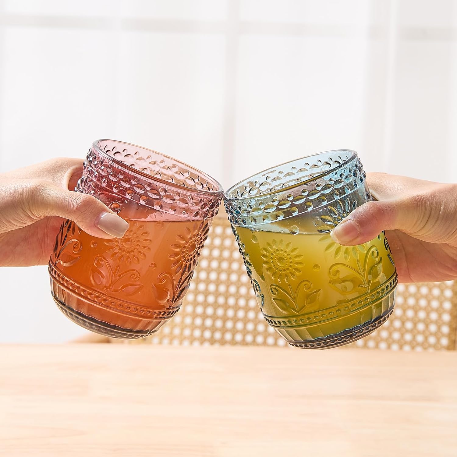 Detalle de MYQYBRO Vintage Glassware: 4-Pack 12oz Embossed Floral Drinking Glasses