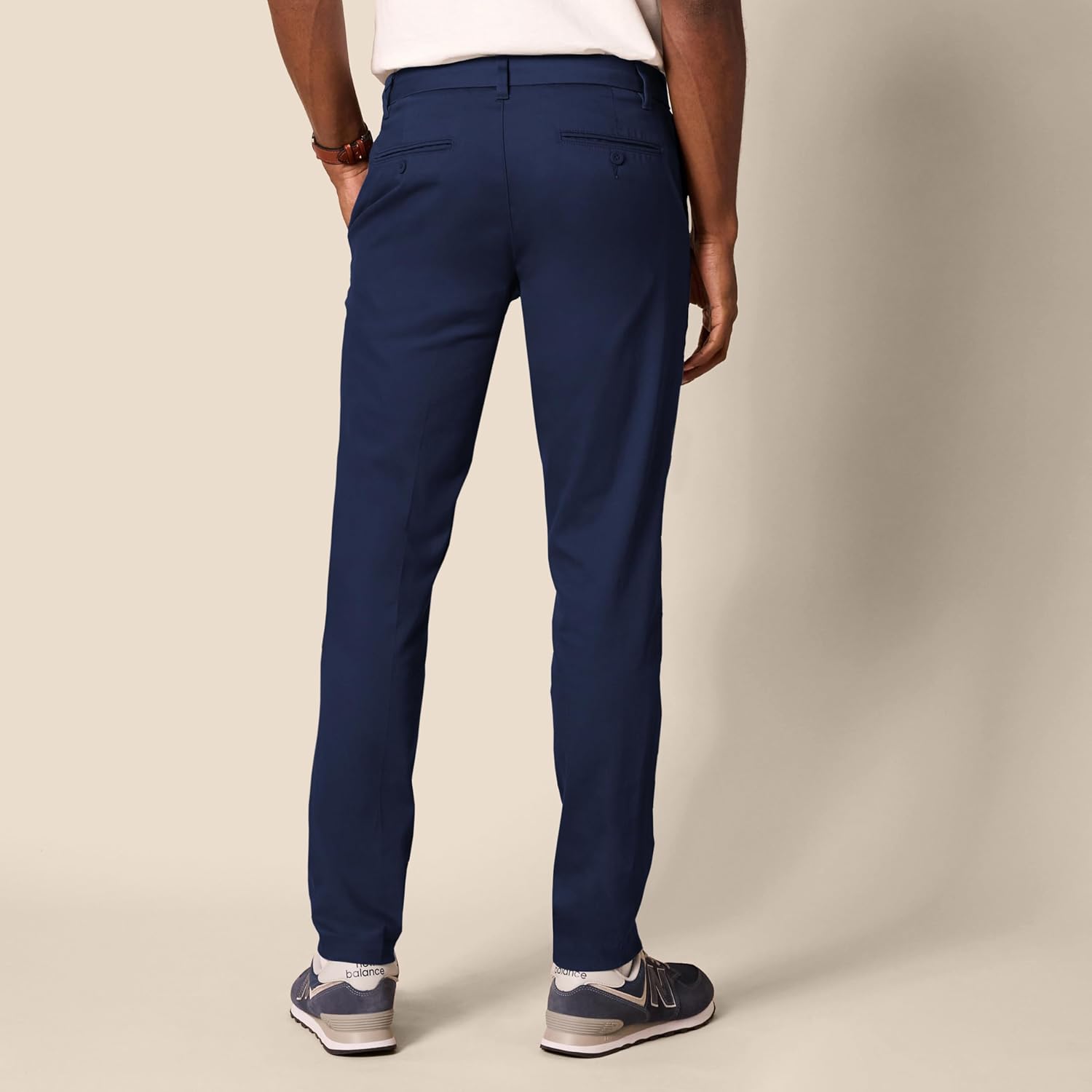 Thumbnail 1 de Amazon Essentials Men’s Slim-Fit Wrinkle-Resistant Flat-Front Stretch Chino Trousers