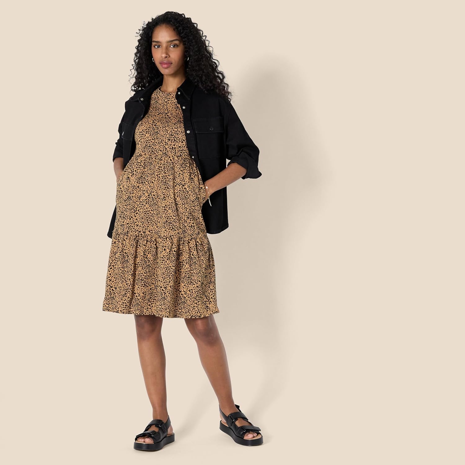 Thumbnail 5 de Amazon Essentials Women’s Casual Cotton Short Sleeve Tiered Dress (Crew Neck)