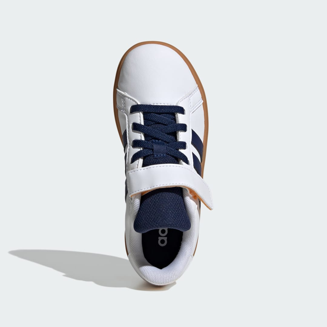 Detalle de Adidas Grand Court 2.0 Niños — zapatilla blanca clásica para el día a día