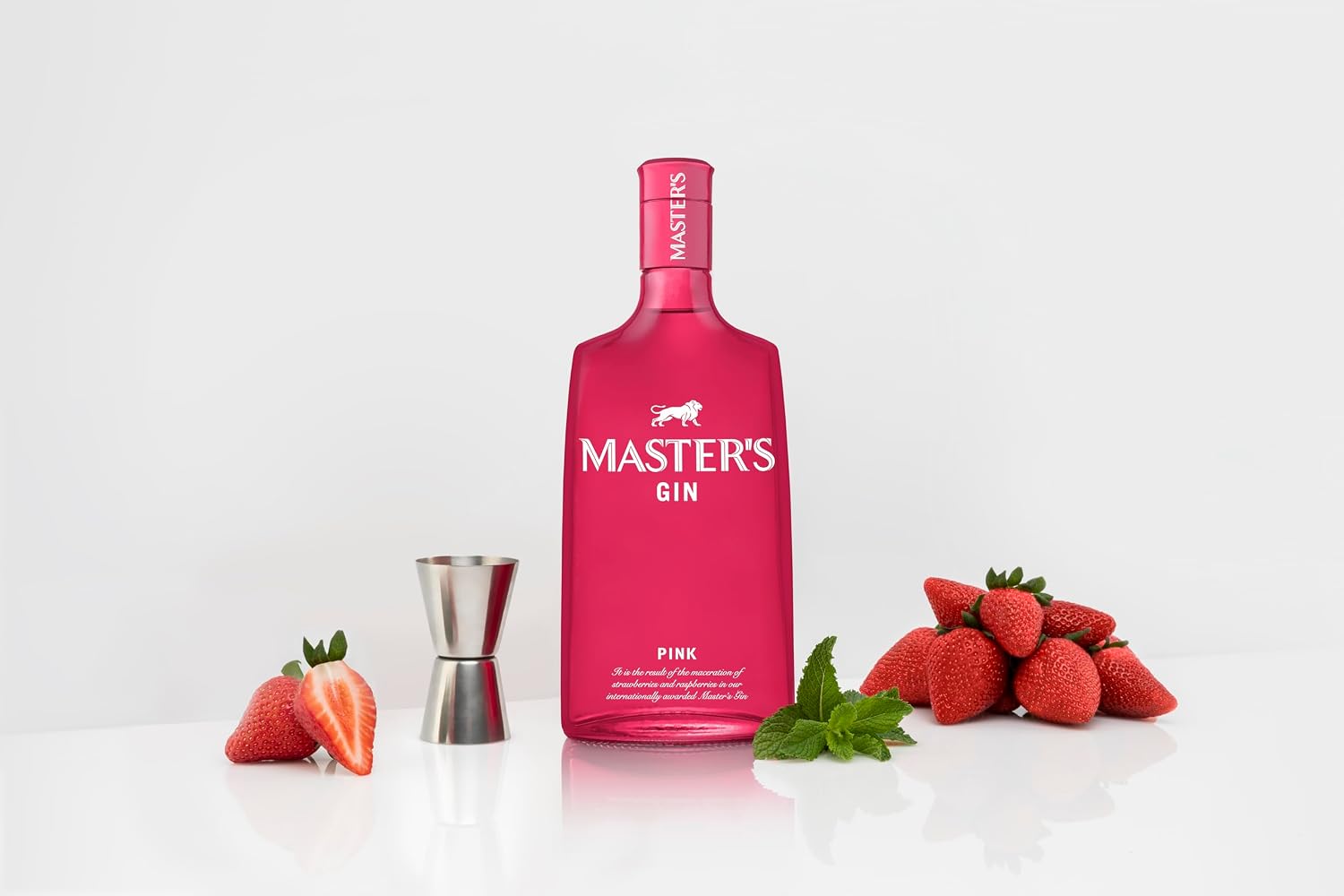 Detalle 2 de Master's London Dry Gin Pink - Ginebra Rosa de 700 ml 🍓