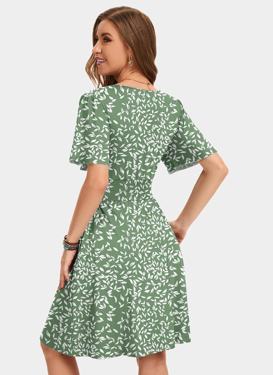 Detalle de WNEEDU Sommerkleid Damen Elegant mit V-Ausschnitt, Empire-Taille und Taschen – Luftiges Strandkleid