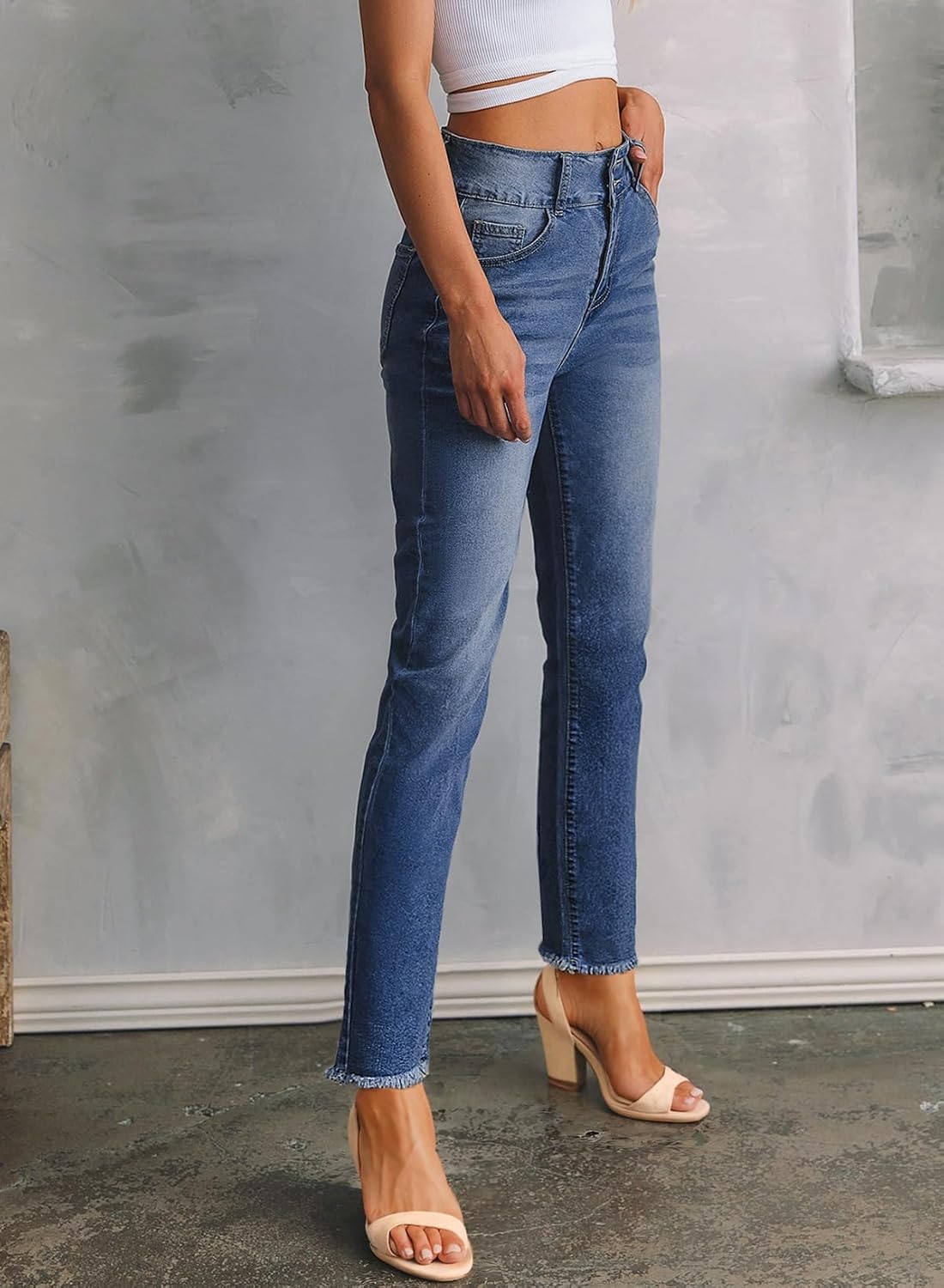 Detalle de Sidefeel Women’s High-Waisted Stretch Raw Hem Straight-Leg Ankle Jeans with Pockets