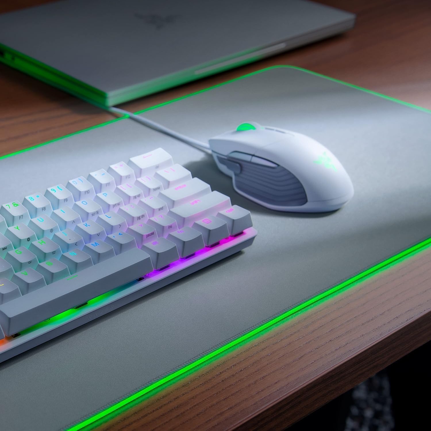 Detalle de Razer Goliathus Extended Chroma (Mercury) : tapis de souris gaming XXL avec RGB Chroma