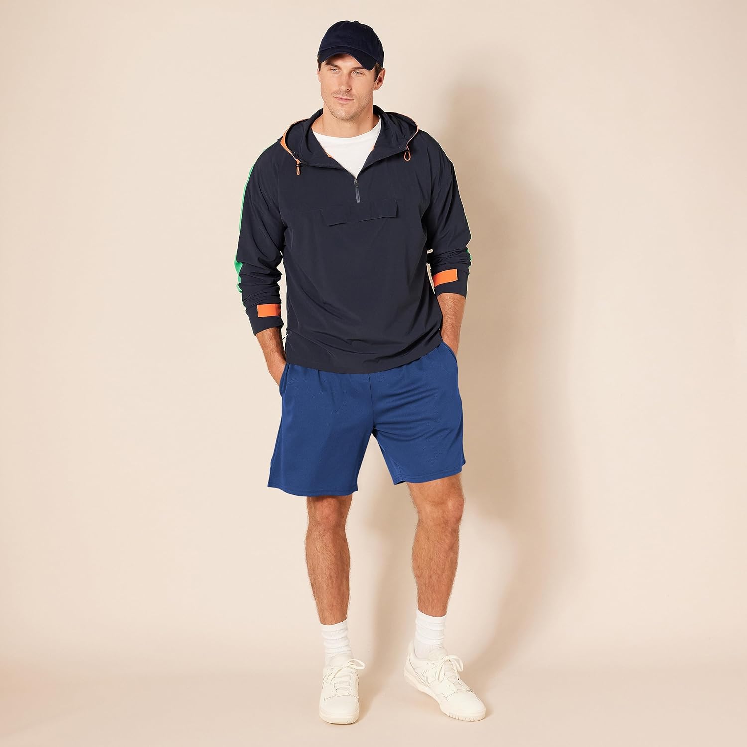 Thumbnail 6 de Lot de 2 shorts d’entraînement Amazon Essentials en tissu technique respirant pour le basket et la gym (coupe ample) homme