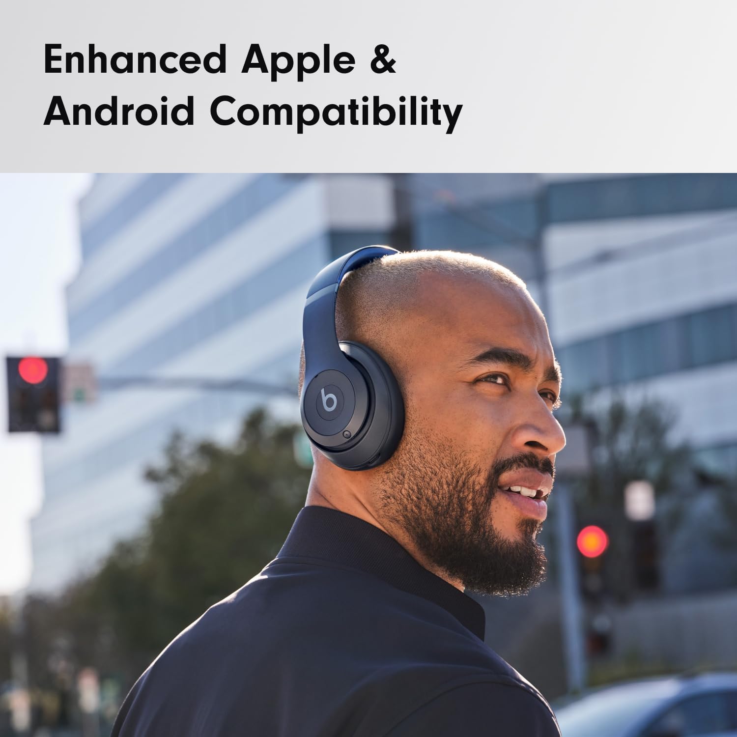 Detalle de Beats Studio Pro Premium Wireless Over-Ear Headphones (Navy)
