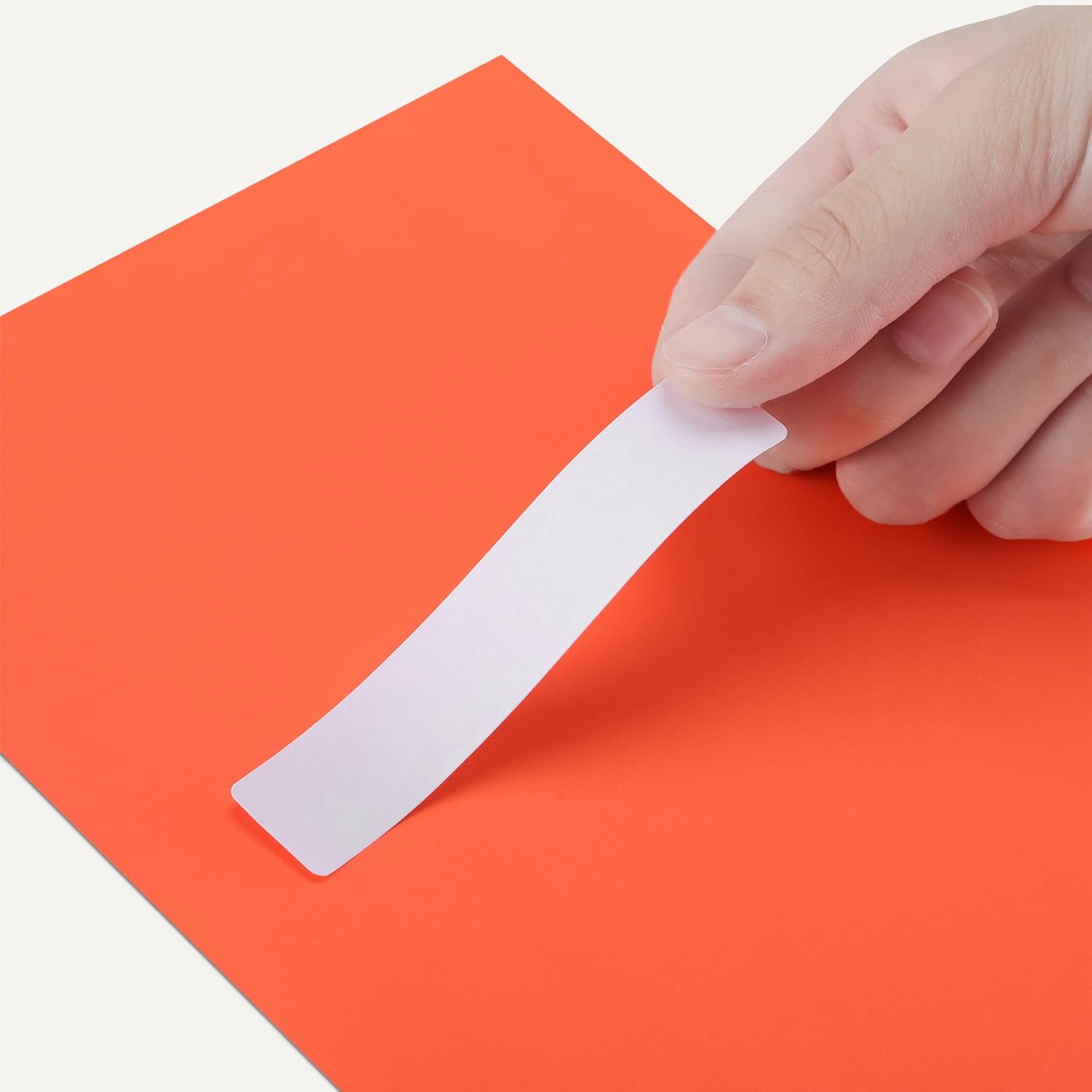 Thumbnail 3 de Amazon Basics Sticky Labels: Self-Adhesive A4 White Labels for File Folders and Storage Boxes (1500)