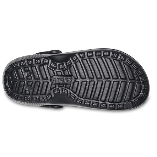 Detalle de Crocs Unisex Clogs in Black: Size guidance, warmth-lined comfort and easy style