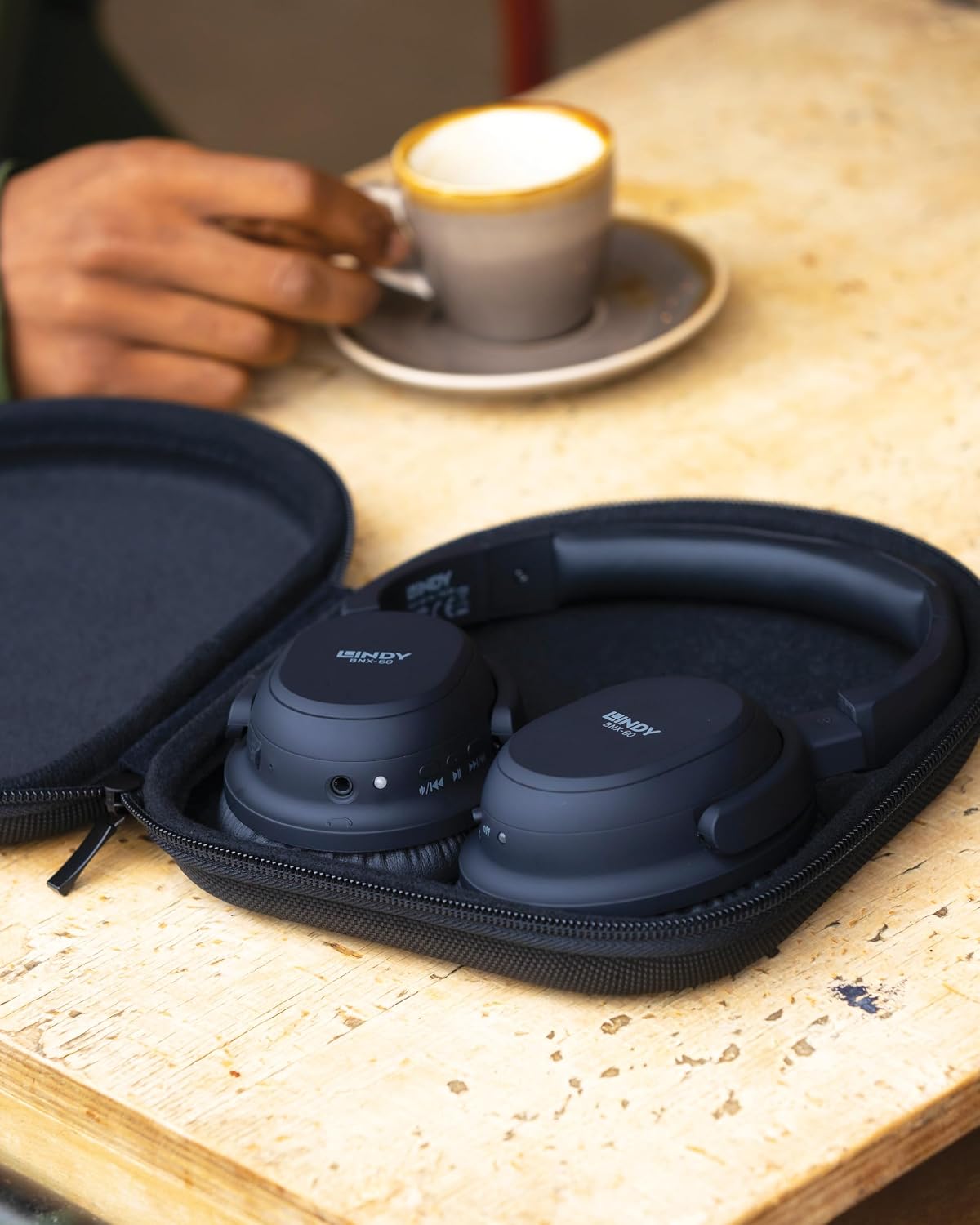 Thumbnail 6 de LINDY BNX-60 Wireless ANC Headphones (Matt Black) with aptX