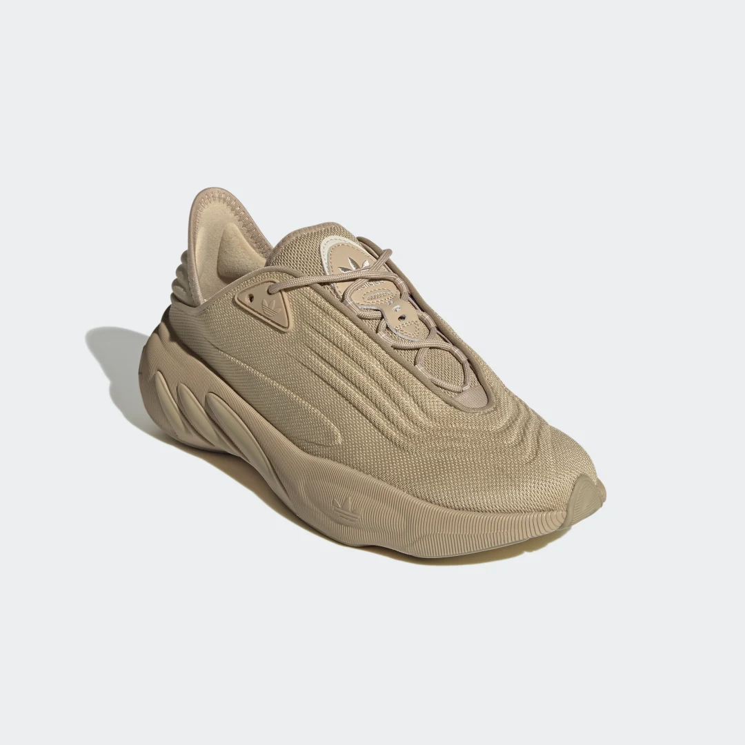 Detalle de Zapatilla Adifom SLTN de Adidas: ¿merece la pena para uso diario en beige?