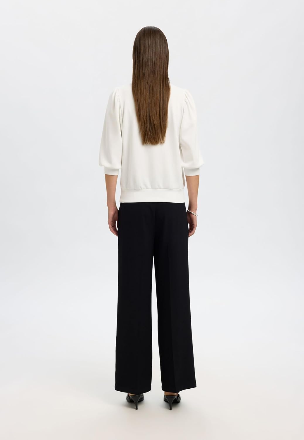 Detalle de Selected Femme women’s loose fit blouse with round neckline and 3/4 puff sleeves