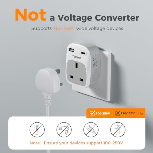 Detalle de TESSAN UK to Italy Plug Adapter with USB-C: 3-in-1 Travel Power Solution