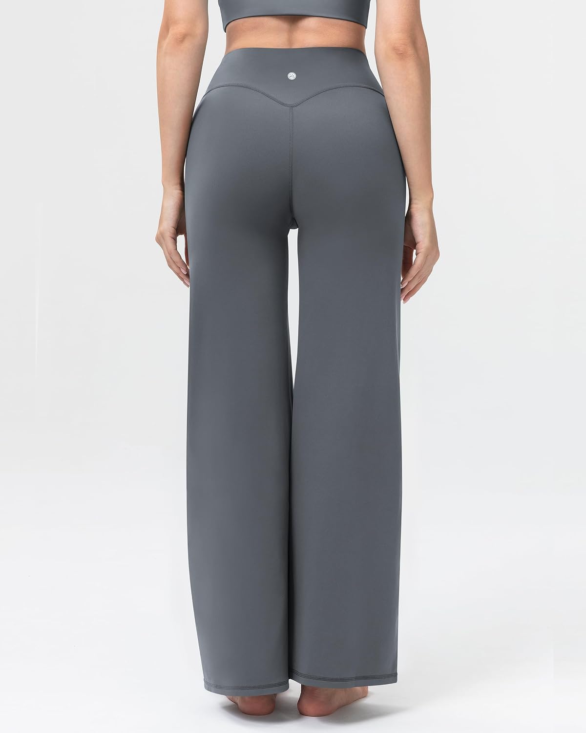 Detalle 2 de Queenie Ke 31" Wide-Leg Yoga Pants, High-Rise with V-Back