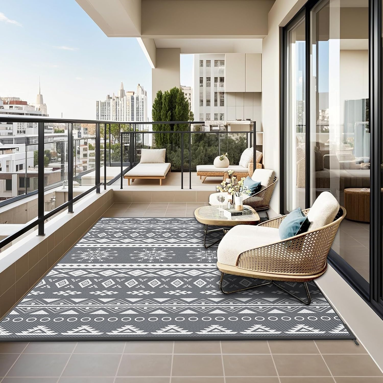 Thumbnail 3 de MOKANI Outdoor-Teppich wetterfest, wendbar (180x270 cm) – Balkon-, Camping- und Terrassenmatte in Grau