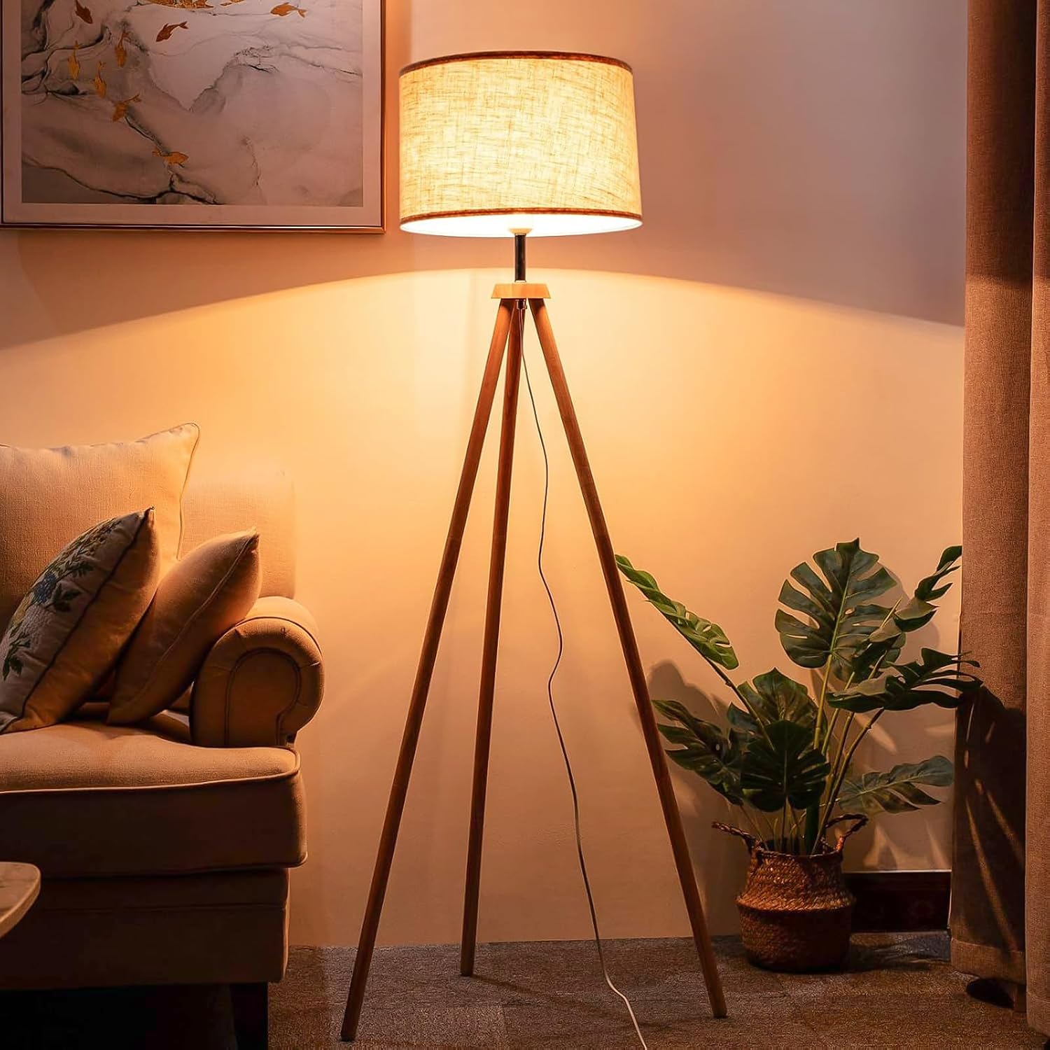 Detalle de NIKYJM Lámpara de Pie Trípode de Madera con Bombilla E27 12W: 3 Colores y Control Remoto