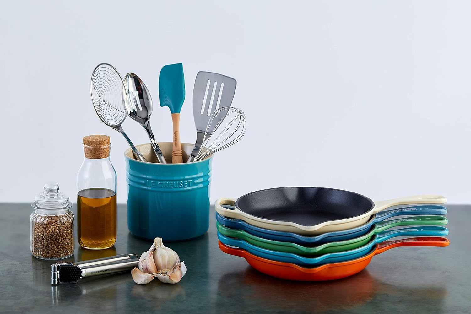 Thumbnail 5 de LE CREUSET Signature Enamelled Cast Iron Skillet, 23 cm, Volcanic