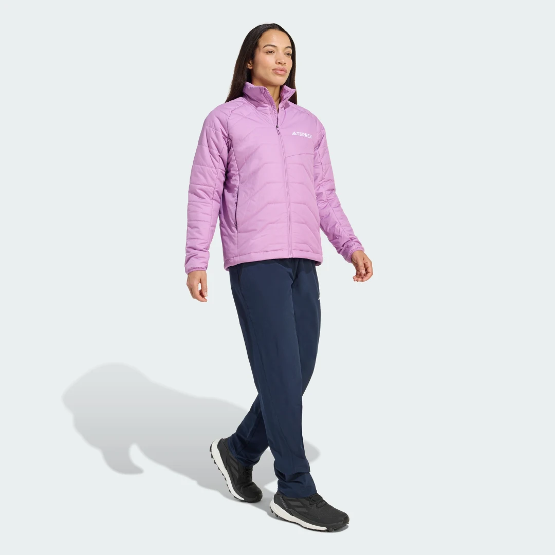 Detalle de Chaqueta Terrex Multi Synthetic Insulated de Adidas — versátil y ligera para outdoor