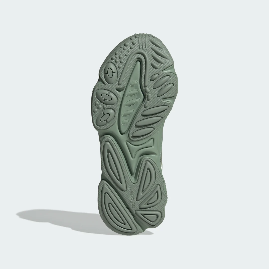 Thumbnail 2 de Zapatilla OZWEEGO de Adidas: una opción versátil para tus entrenos y días de paseo