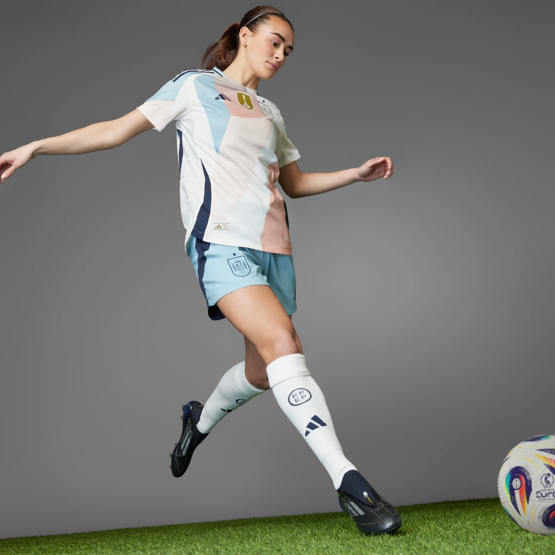 Detalle de Camiseta segunda equipación selección femenina España 25 Authentic de Adidas
