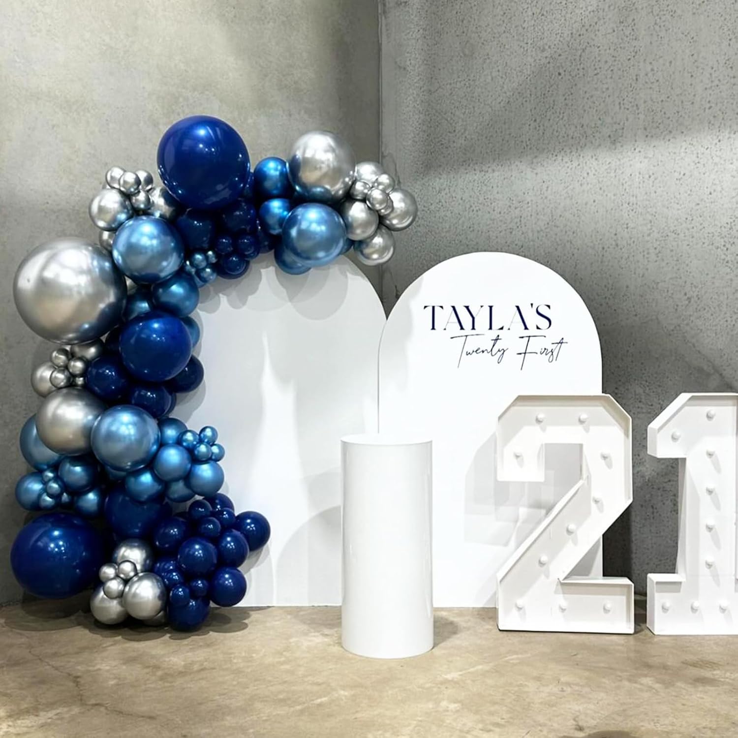 Thumbnail 2 de Blue Silver Balloons Set, 12 Inch: Blue & Silver Latex Balloons with Confetti – 35-Piece Variety