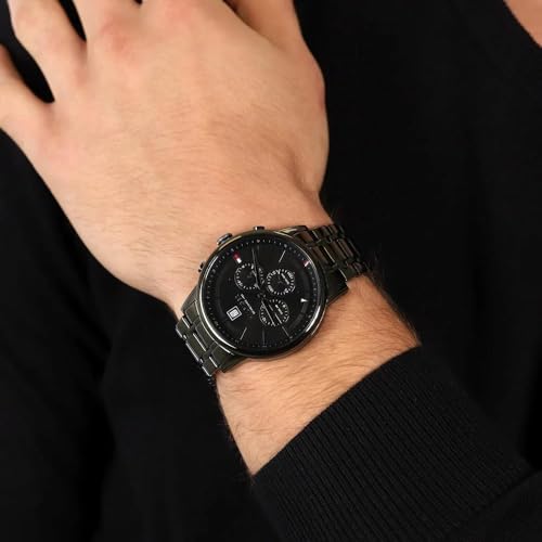 Detalle 2 de Tommy Hilfiger 44mm Multifunction Quartz Watch with Green IP Bracelet and Black Dial