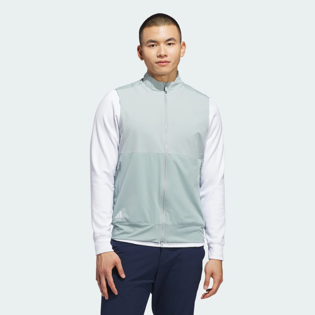 Detalle de Chaleco Ultimate365 Tour Full-Zip de Adidas: versatilidad en verde para tus entrenamientos