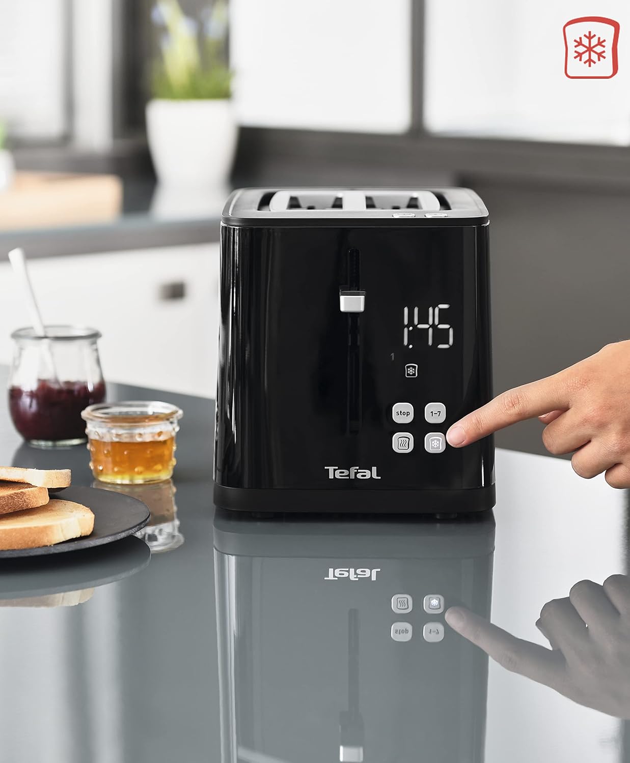 Detalle 2 de Tefal TT640810 Smart’N Light broodrooster met digitaal display en 7 bruiningsstanden