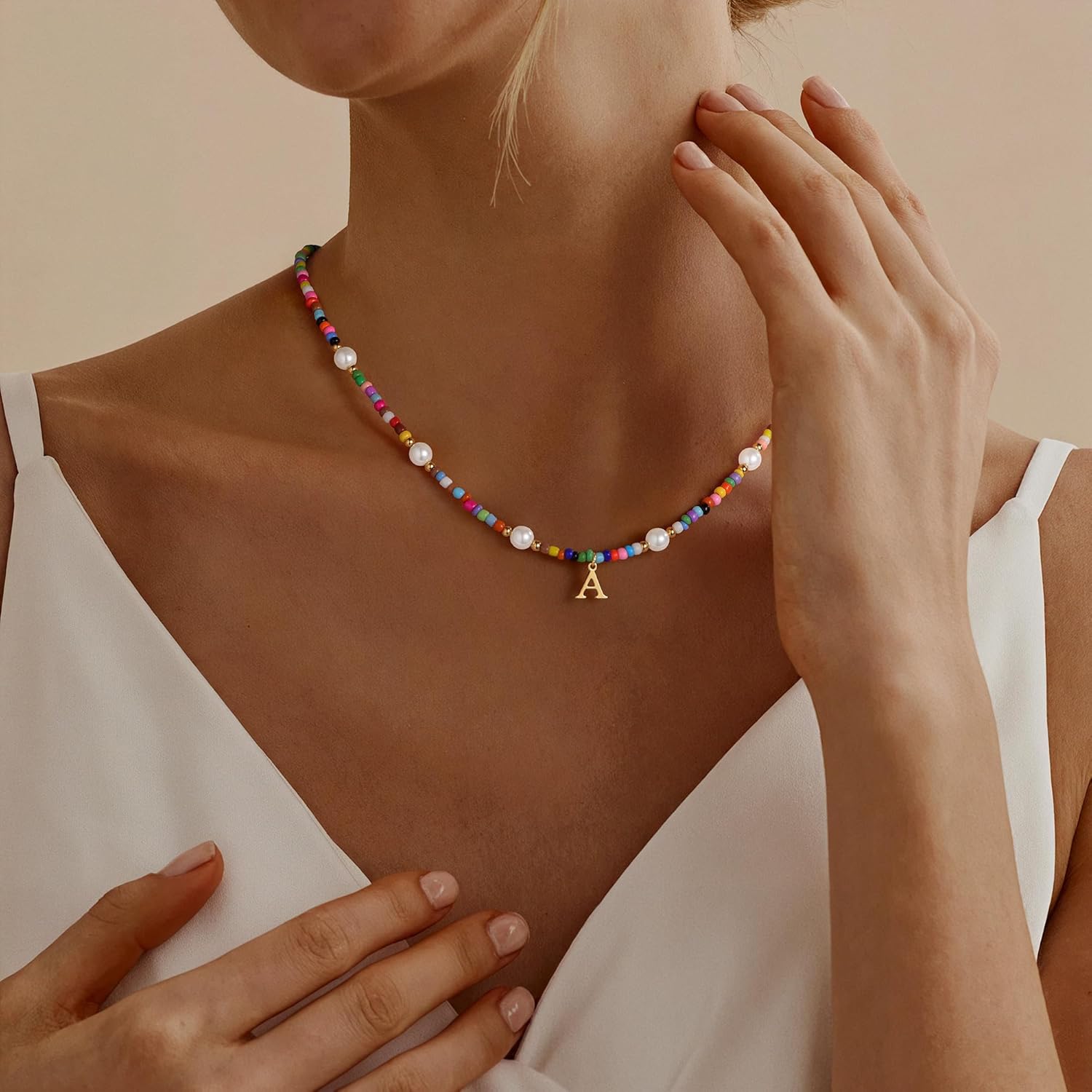 Thumbnail 5 de TINGN Bunte Perlenkette für Frauen und Mädchen – handgefertigte Initialkette mit bunten Perlen