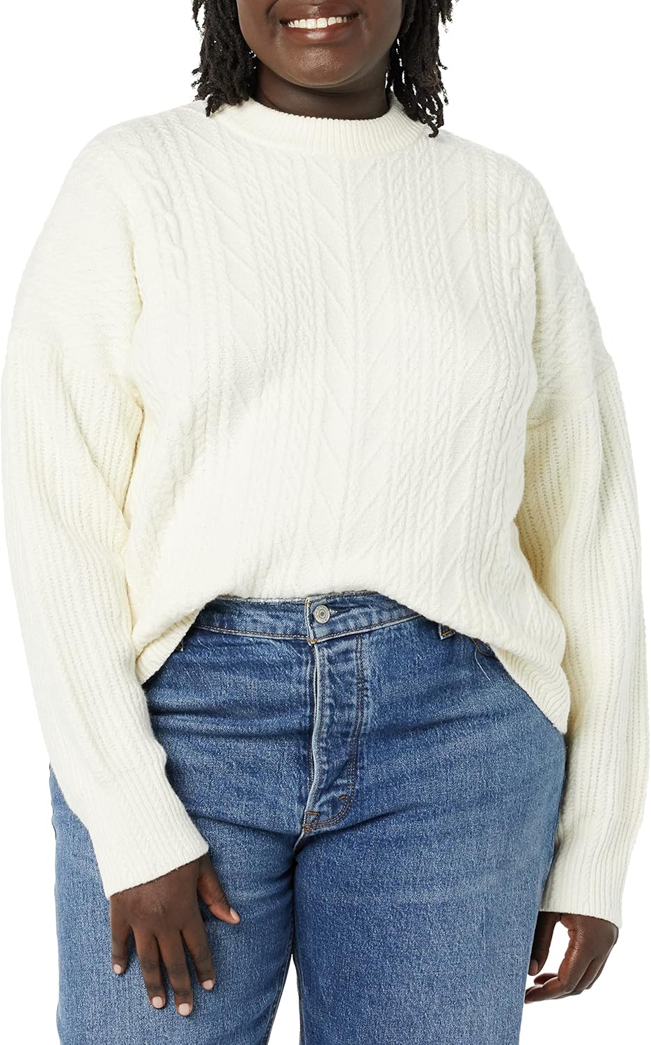 Thumbnail 3 de Amazon Essentials Women’s Soft-Touch Modern Cable Crewneck Sweater (Plus Size available)
