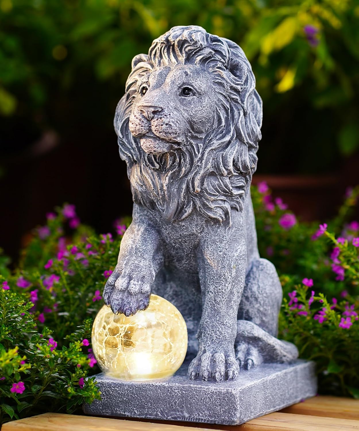 Detalle de Yeomoo Solar Lion Statue with LED Ball
