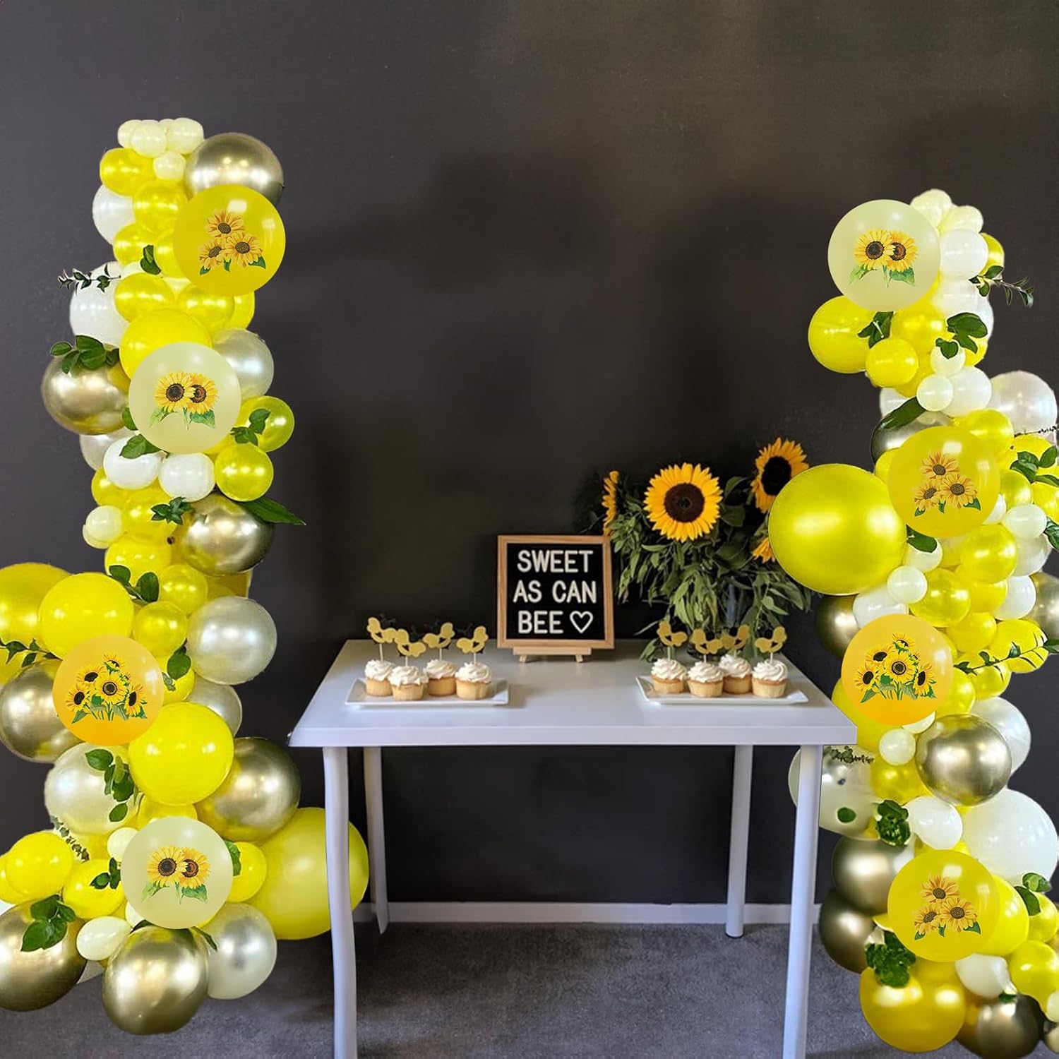 Thumbnail 6 de Sunflower Yellow Gold Balloons (12 Inch) with Metallic Gold Confetti — Bee Theme Party Decor Set for Kids Birthday & Showers