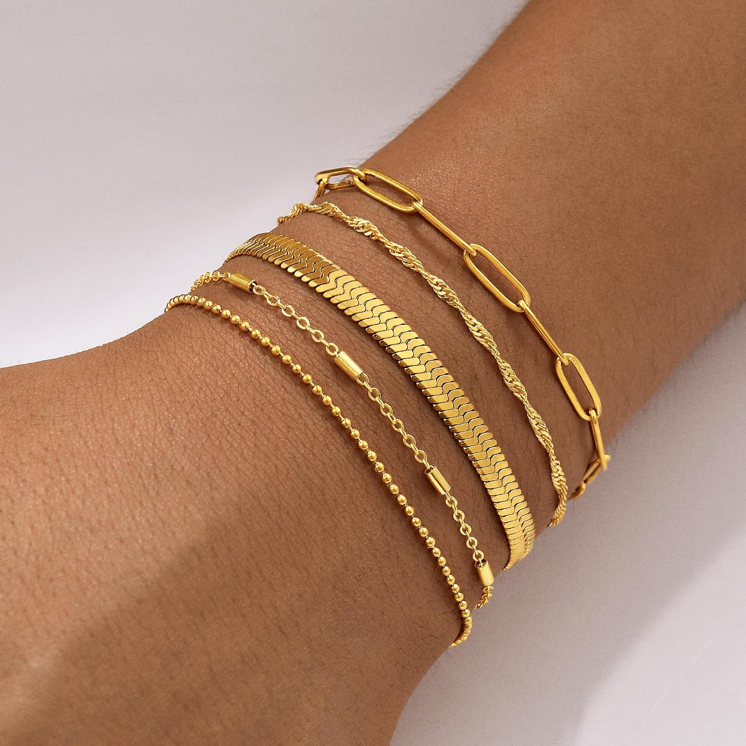 Detalle de Striviio Gold-Plated Bracelet Set